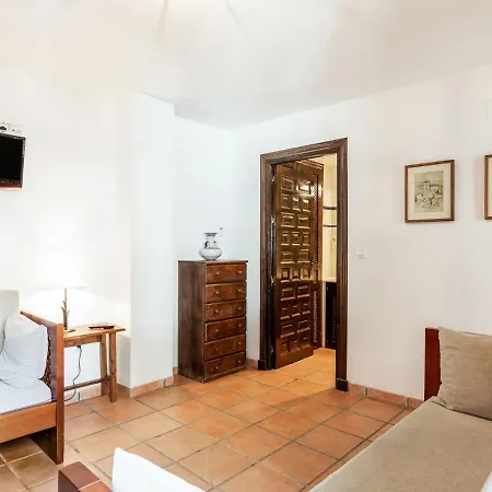 Budget In With Balcony Close To Ski Area דירה גרנדה