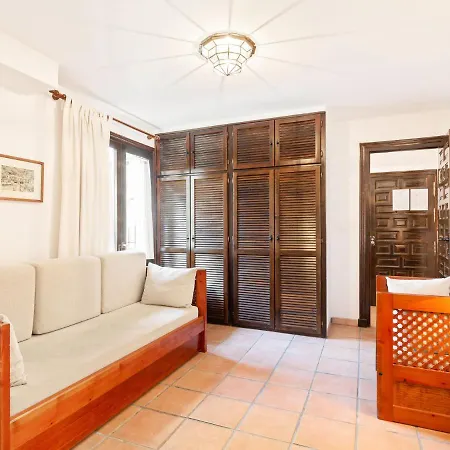 Budget In With Balcony Close To Ski Area * גרנדה