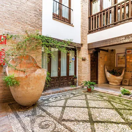 Budget In With Balcony Close To Ski Area *