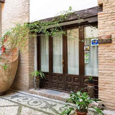 Budget In With Balcony Close To Ski Area דירה *