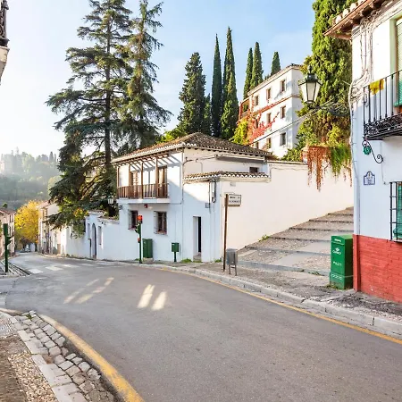 Budget In With Balcony Close To Ski Area *